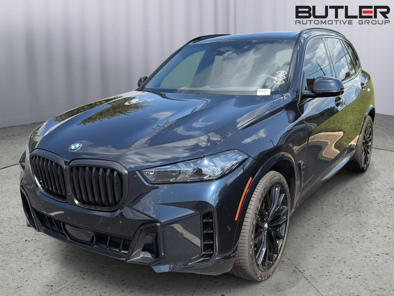 Used 2024 BMW X5 xDrive40i w/ M Sport Package AWD/4WD image 1