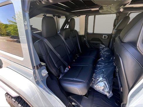 New 2026 Jeep Wrangler Unlimited Rubicon AWD/4WD image 21