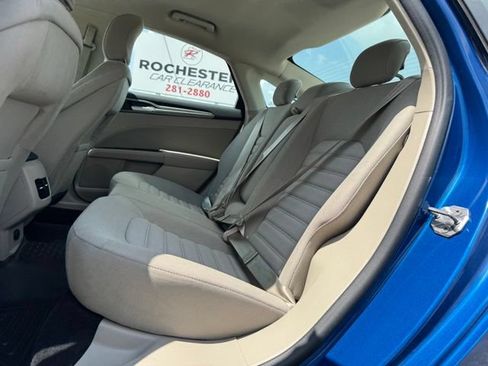 Used 2017 Ford Fusion SE FWD image 7