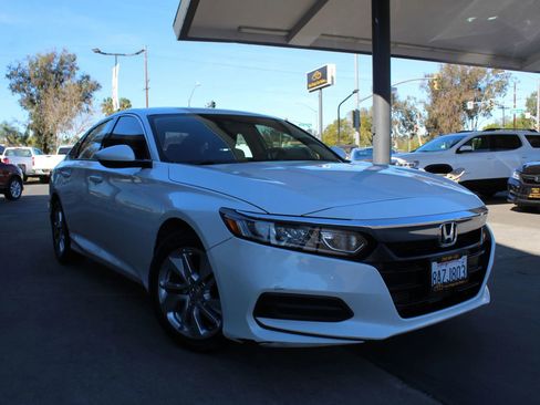 Used 2018 Honda Accord LX image 7