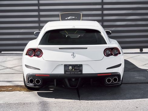Used 2019 Ferrari GTC4Lusso image 21