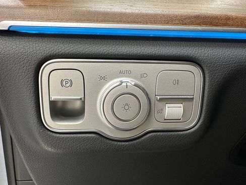 Certified 2025 Mercedes-Benz GLS 450 4MATIC image 37