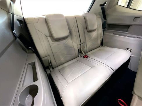 New 2026 Volkswagen Atlas SE image 28