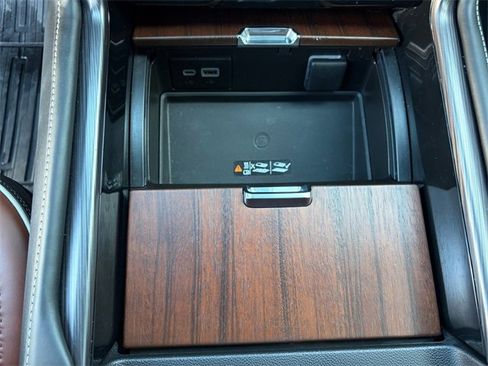 Used 2023 GMC Yukon Denali Ultimate image 18