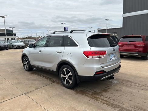 Used 2018 Kia Sorento EX FWD image 2