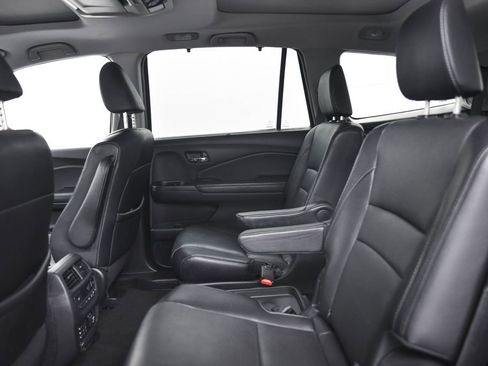 Used 2017 Honda Pilot Elite image 12