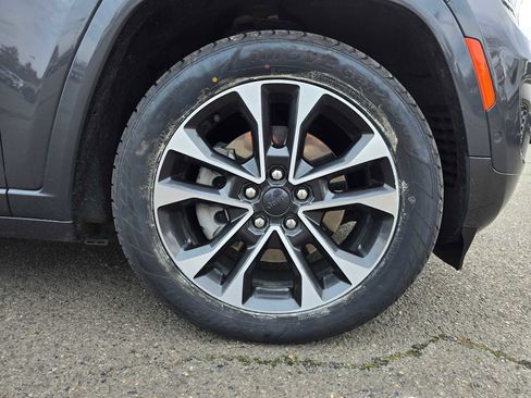 Used 2023 Jeep Grand Cherokee Overland w/ Luxury Tech Group IV image 10