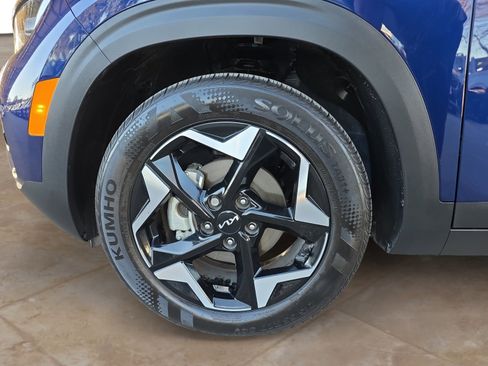 Certified 2025 Kia Seltos EX w/ EX Sunroof Package image 27