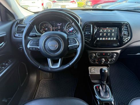 Used 2020 Jeep Compass Latitude FWD image 17
