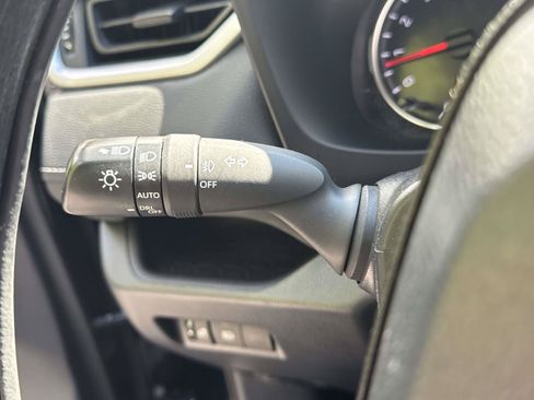 Used 2021 Toyota RAV4 XLE AWD/4WD image 23