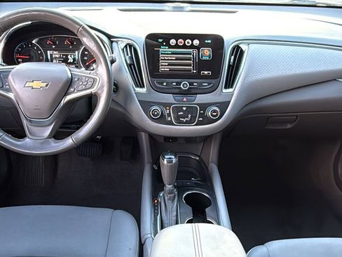 Used 2018 Chevrolet Malibu LT w/ Driver Confidence Package image 12