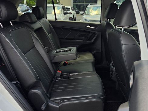 Certified 2022 Volkswagen Tiguan SE w/ Panoramic Sunroof Package FWD image 53