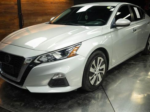 Used 2019 Nissan Altima 2.5 S FWD image 3