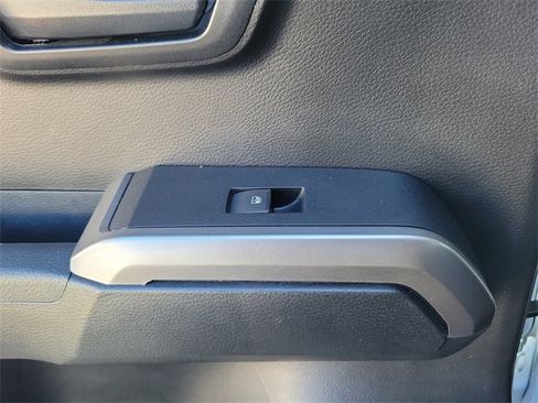 Used 2021 Toyota Tacoma SR5 image 10