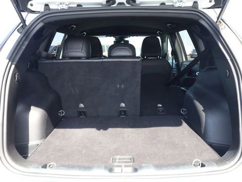 Used 2025 Jeep Compass Trailhawk image 24