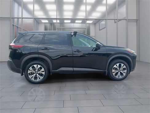 Certified 2022 Nissan Rogue SV image 9