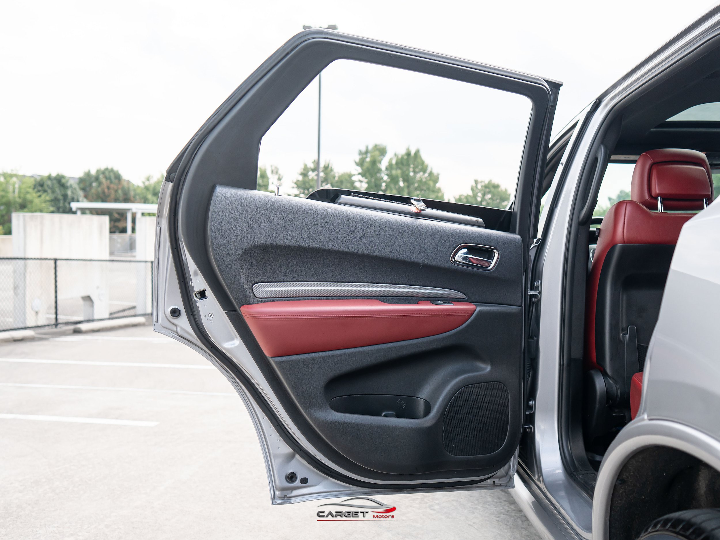 Used 2018 Dodge Durango R/T w/ Technology Group AWD/4WD image 43