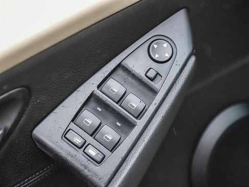 Used 2006 BMW 650i Convertible image 32