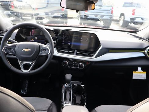 New 2026 Chevrolet Trax LT image 18