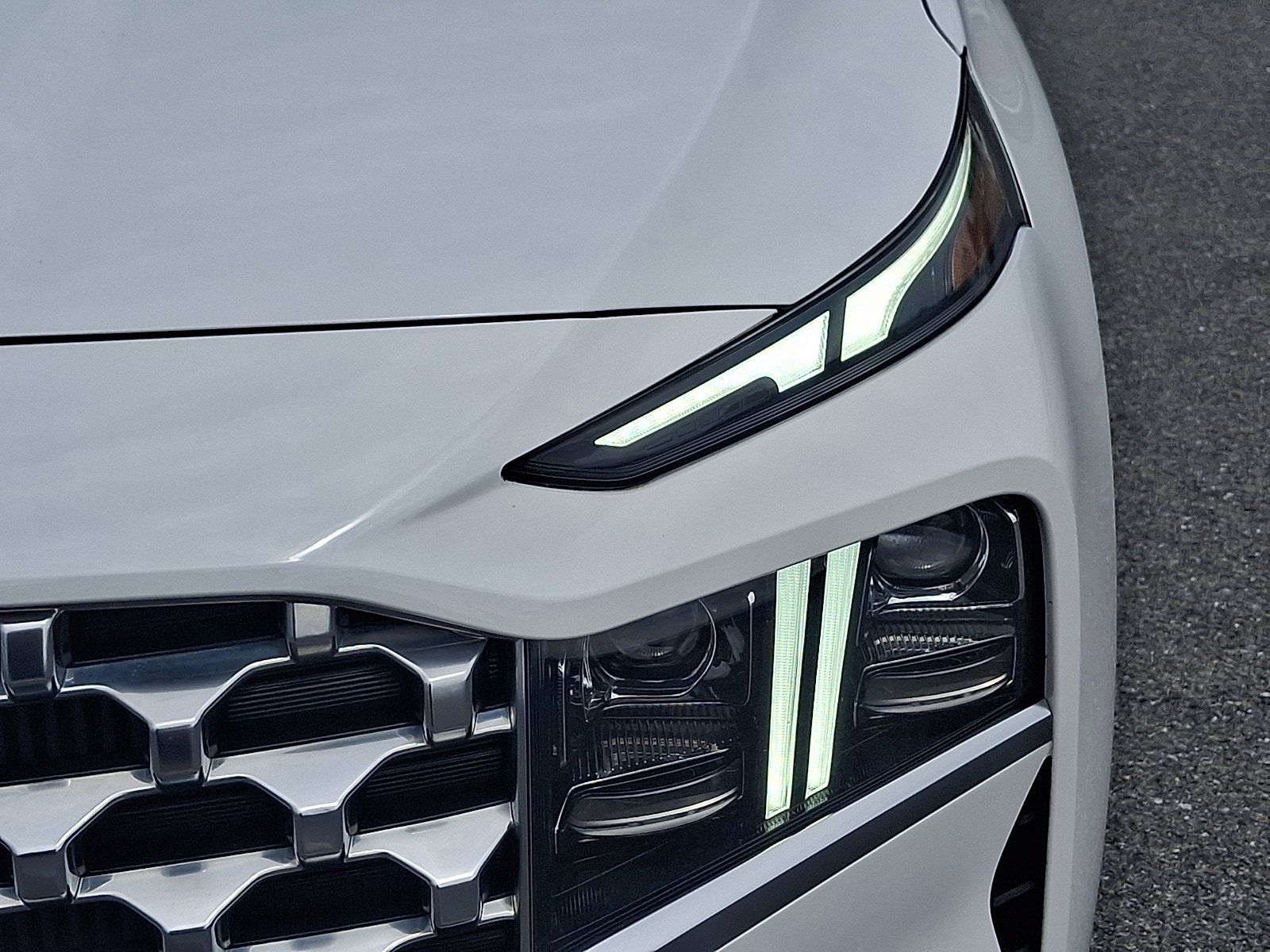 Certified 2023 Hyundai Santa Fe Limited AWD/4WD image 10