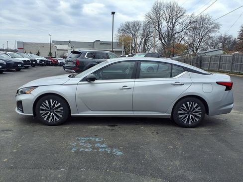 Used 2024 Nissan Altima 2.5 SV image 28