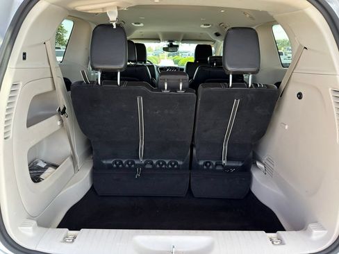 Used 2024 Chrysler Pacifica Touring-L FWD image 29