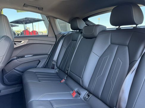 Used 2024 Audi Q4 e-tron Premium w/ Convenience Package image 33