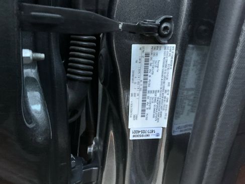 Used 2018 Ford Focus SE w/ SE Appearance Package image 28