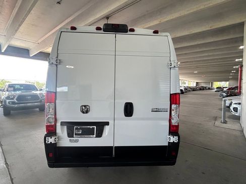 Used 2025 RAM ProMaster 2500 w/ Convenience Group image 4