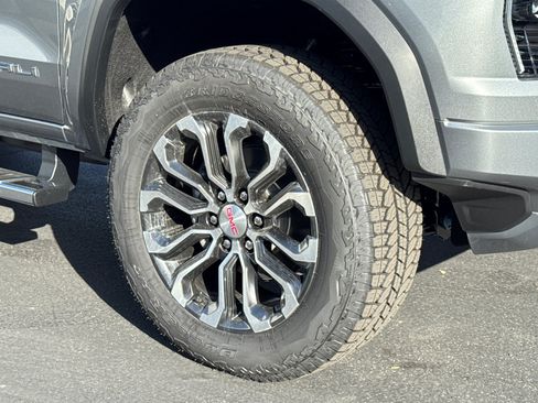 Used 2026 GMC Canyon Denali AWD/4WD image 6