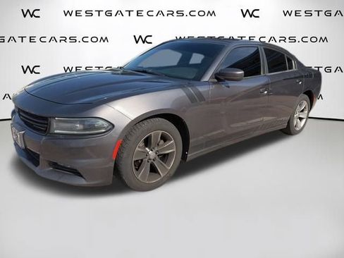 Used 2017 Dodge Charger SXT image 1
