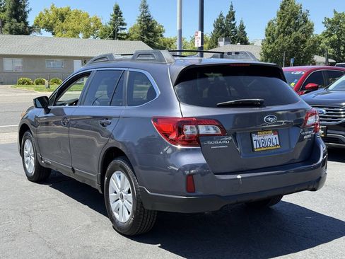 Used 2017 Subaru Outback 2.5i Premium AWD/4WD image 3