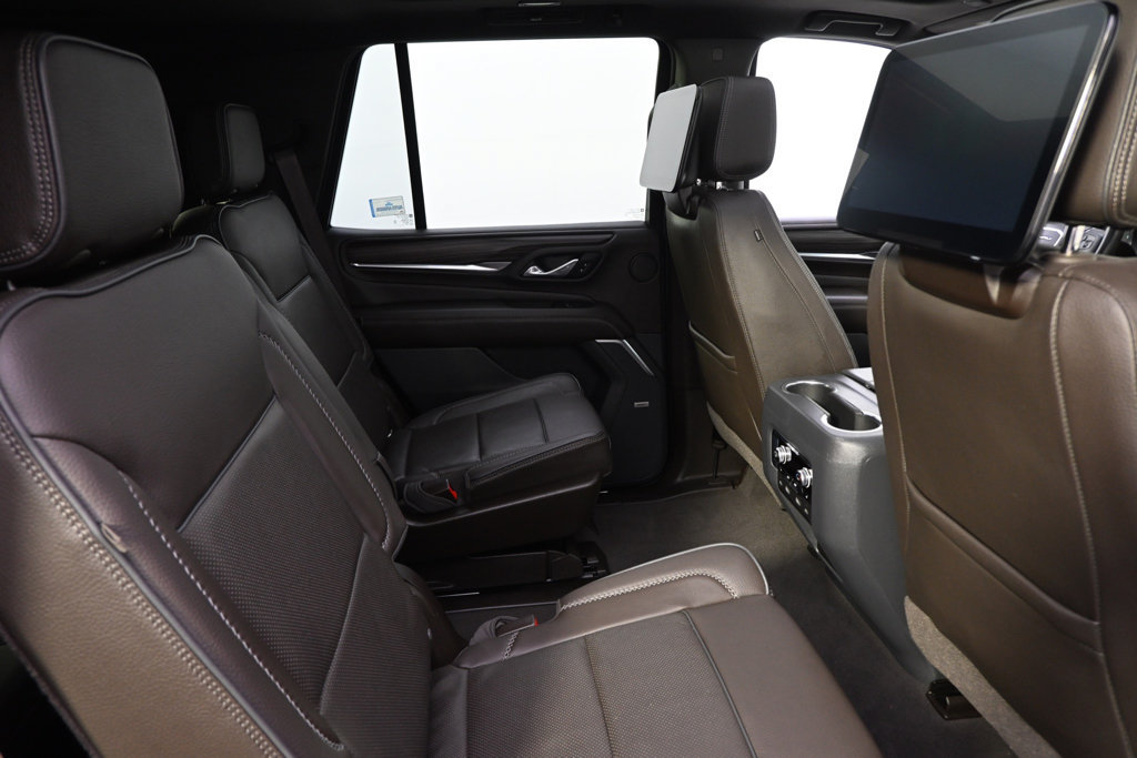 Used 2021 GMC Yukon Denali w/ Denali Premium Package AWD/4WD image 18