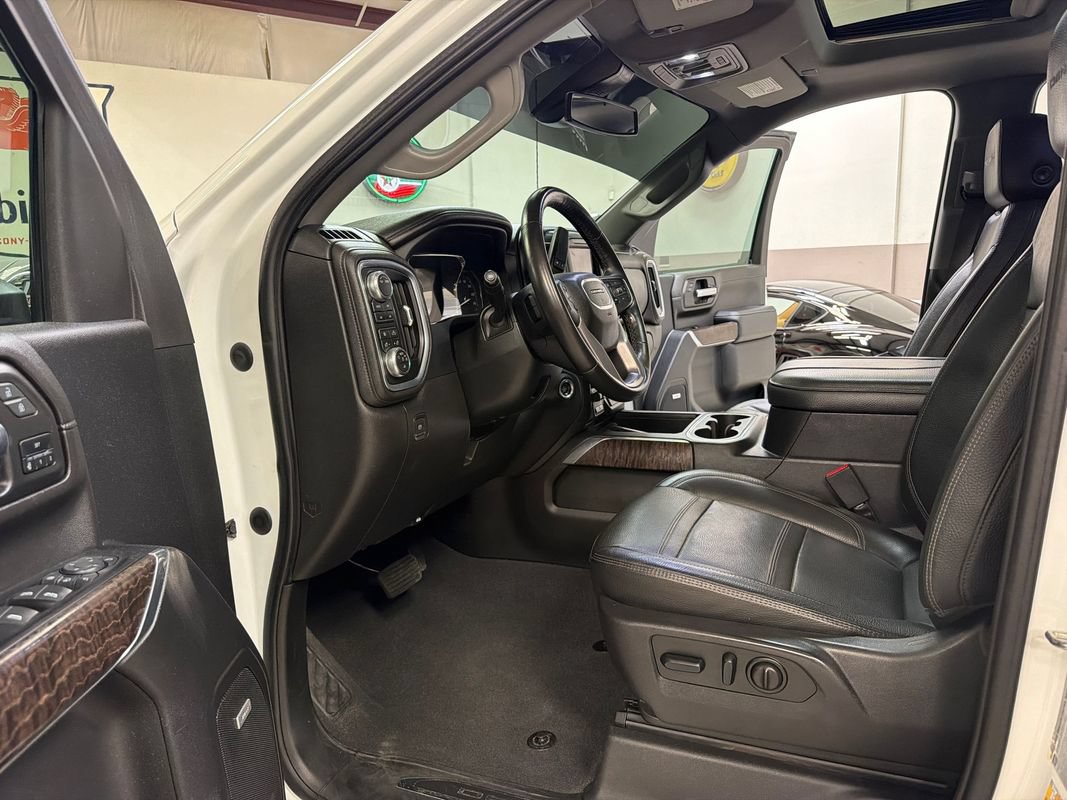Used 2023 GMC Sierra 3500 Denali AWD/4WD image 26