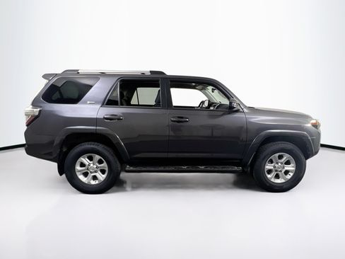 Used 2020 Toyota 4Runner SR5 AWD/4WD image 4