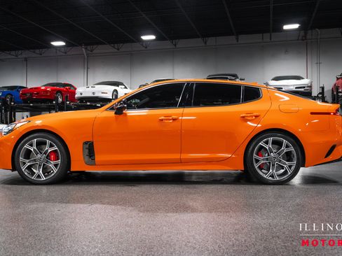 Used 2020 Kia Stinger GT2 image 2