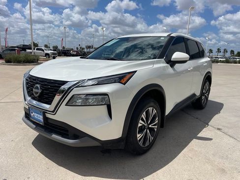 Certified 2023 Nissan Rogue SV FWD image 3