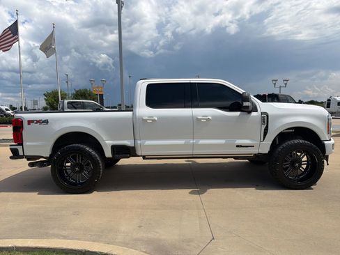 Used 2023 Ford F250 Platinum AWD/4WD image 6