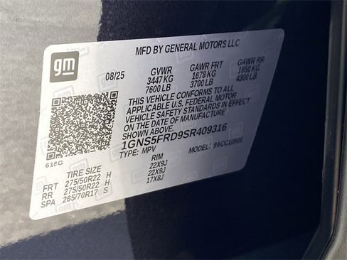 New 2025 Chevrolet Suburban Premier image 36