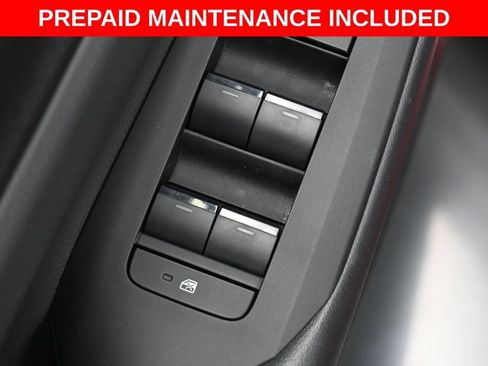 Certified 2025 Toyota Prius LE FWD image 12