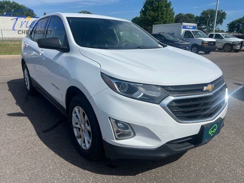 Used 2018 Chevrolet Equinox LS AWD/4WD image 4
