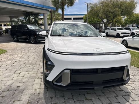 Used 2025 Hyundai Kona SEL FWD image 18