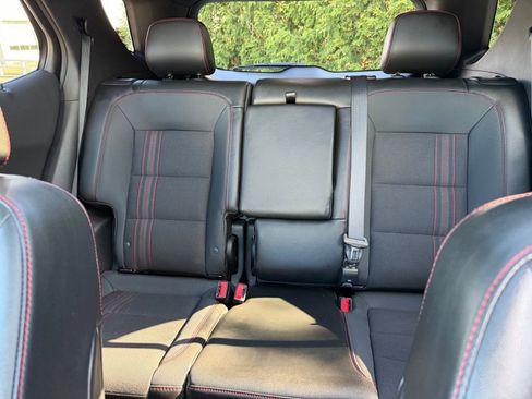 Used 2023 Chevrolet Equinox RS FWD image 3