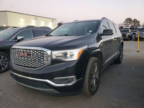 Used 2017 GMC Acadia Denali w/ Technology Package image 3
