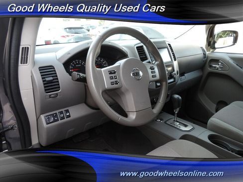 Used 2020 Nissan Frontier SV w/ Midnight Edition Floor Mats AWD/4WD image 13