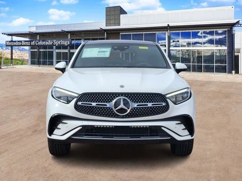 Used 2025 Mercedes-Benz GLC 300 4MATIC image 2