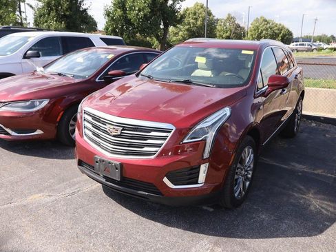 Used 2017 Cadillac XT5 Premium Luxury FWD image 4