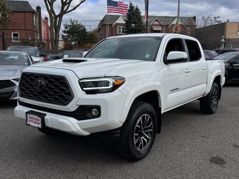 Used 2023 Toyota Tacoma TRD Sport image 1