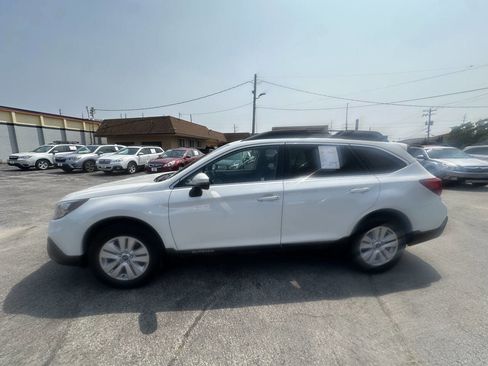 Used 2018 Subaru Outback 2.5i Premium image 10