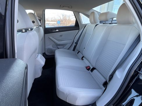 Certified 2025 Volkswagen Jetta S image 21